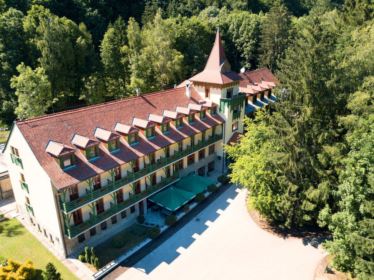 Bakony Hotel Bakonybel Bagian luar foto