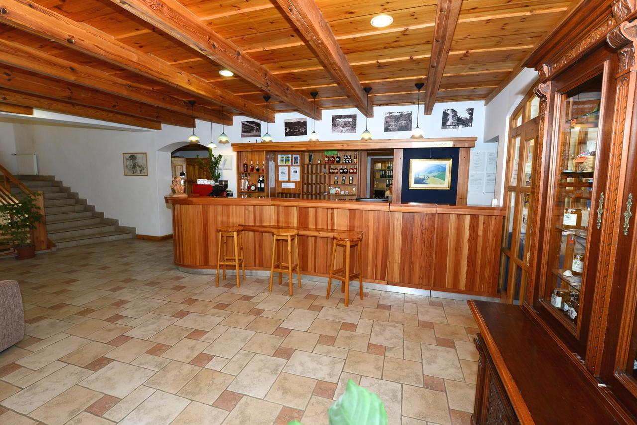 Bakony Hotel Bakonybel Bagian luar foto