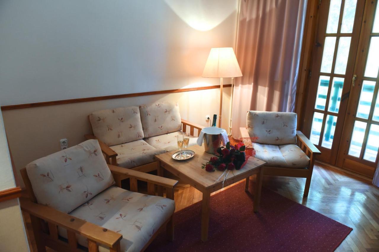 Bakony Hotel Bakonybel Bagian luar foto
