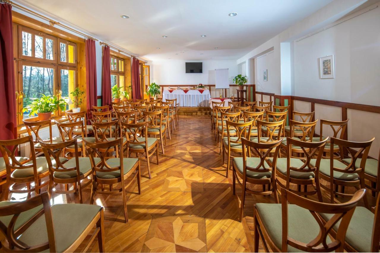 Bakony Hotel Bakonybel Bagian luar foto