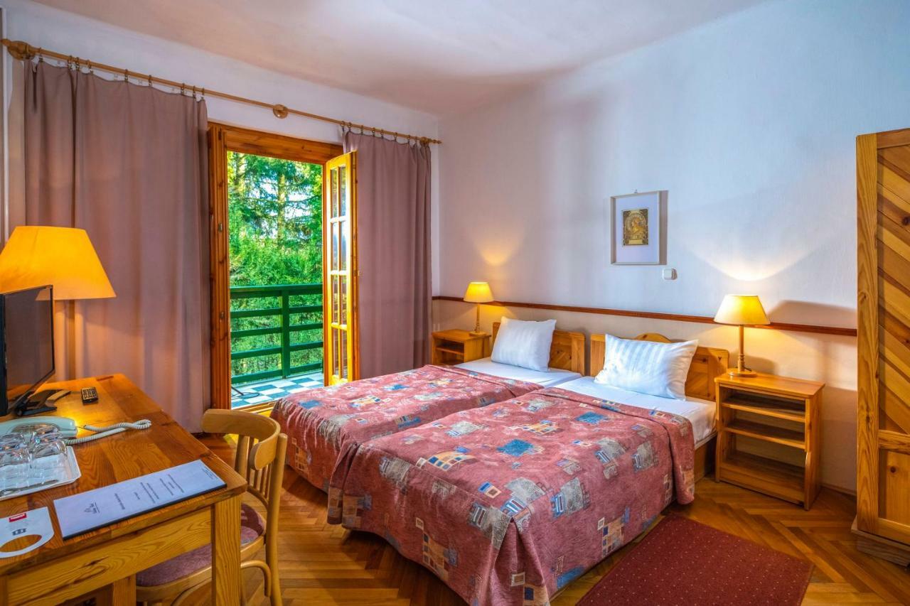 Bakony Hotel Bakonybel Bagian luar foto